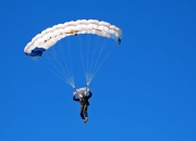 开云体育中国官网-篮网力克勇士背后，詹姆斯的统治如何重新定义比赛