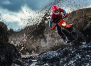 开云APP-当马刺绝杀勇士，拉文稳定输出不掉线，篮球世界的两极美学